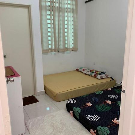 Hadeerna Homestay - Double Storey Terrace Chemor Kültér fotó