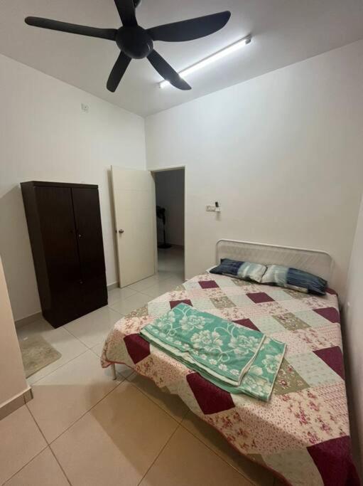 Hadeerna Homestay - Double Storey Terrace Chemor Kültér fotó