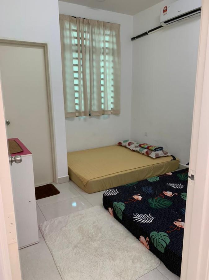 Hadeerna Homestay - Double Storey Terrace Chemor Kültér fotó